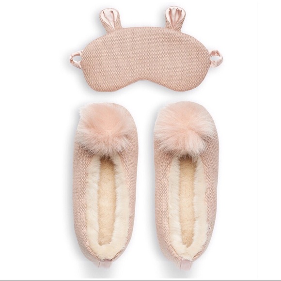 LC Lauren Conrad Shoes - LC LAUREN CONRAD Pink Knit Slippers & Sleep Mask